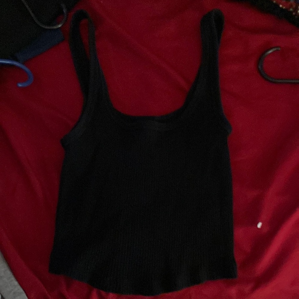 black tanktop